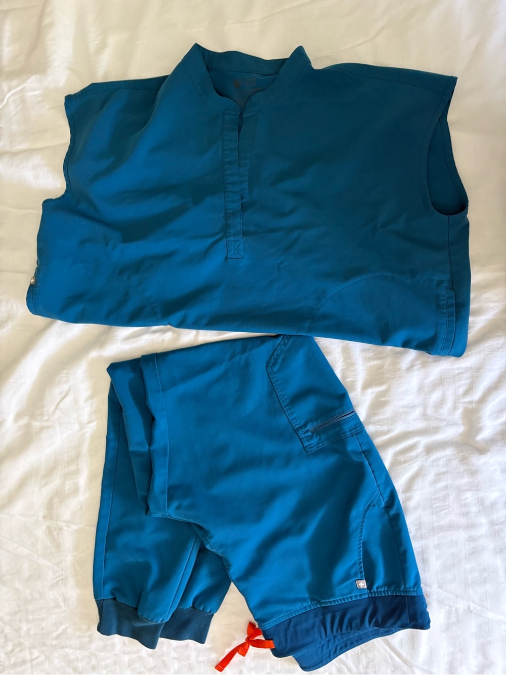 Figs teal set